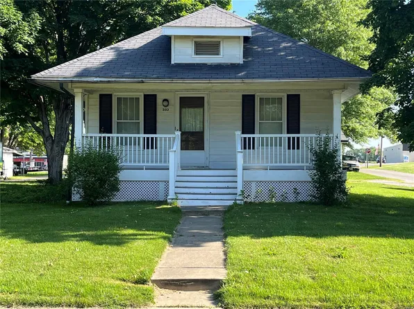 302 W State St, Pocahontas, IL 62275