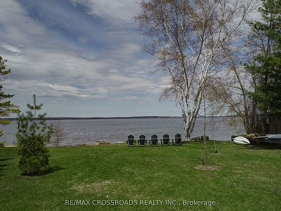 3rd image of 8 Williams Point Rd