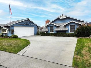 3221 Kempton Dr, Los Alamitos, CA 90720