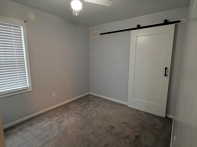 423 Woodland St — Photo 9