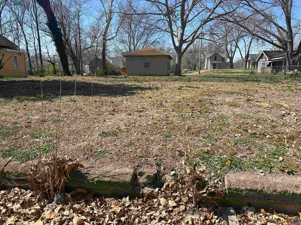1223 NW Jackson St, Topeka, KS 66608