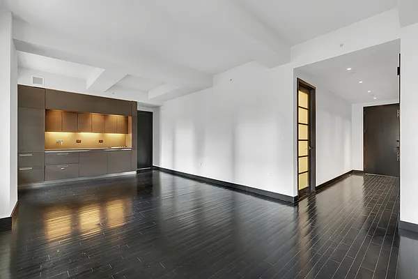 Sold by R New York | media 2