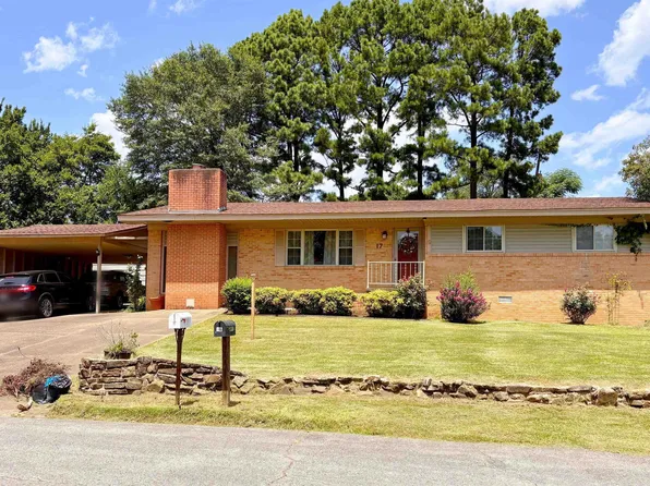 17 Deerwood Dr, Morrilton, AR 72110