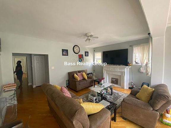 4th image of 6978 N Greenview Ave APT 2