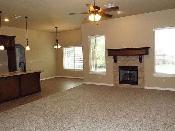 5th image of 613 S Silver Leaf Dr