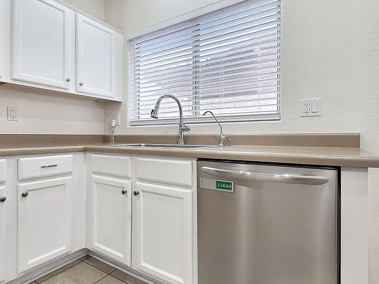 12509 W Washington St — Photo 13