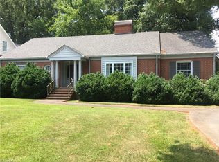 930 Roslyn Rd, Winston Salem, NC 27104