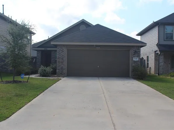 1335 Winding Willow Drive, Pinehurst, TX 77362
