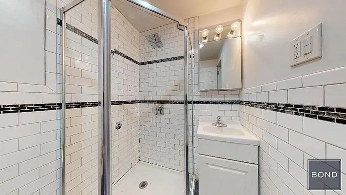 Rented by Bond New York | media 21