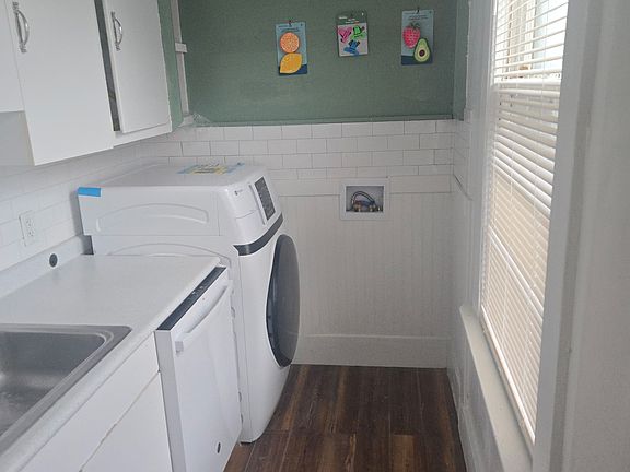 2nd image of 867 Elm St #867
