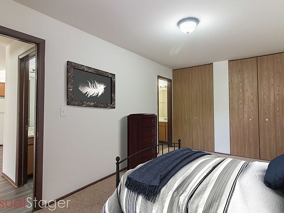 4th image of 2020 E Park Pl APT 210