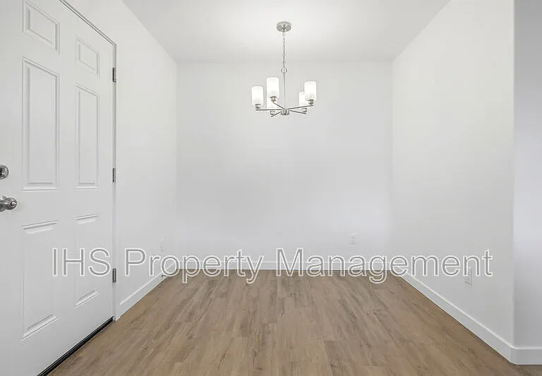 714 W 13th St #A — Photo 7