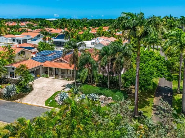 37 Camino De Las Tortolas, Dorado, PR 00646