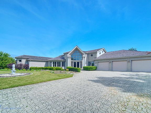 4th image of 11930 Pine Grove Ct