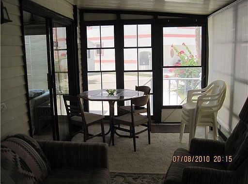 4th image of 1360 Nettles Blvd