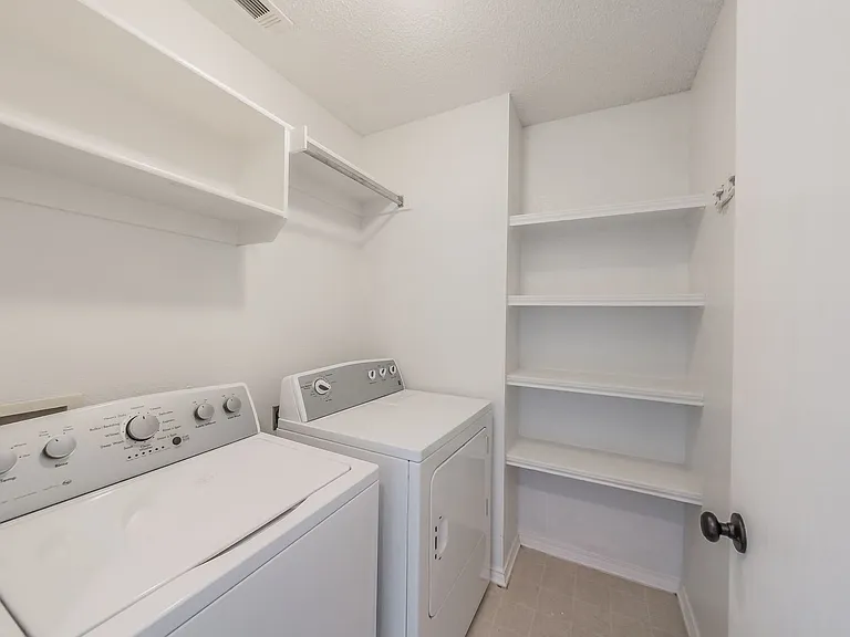 8109 Mosstree Dr — Photo 14
