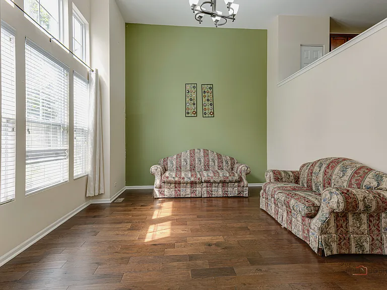 533 Plaza Pl #533 — Photo 9
