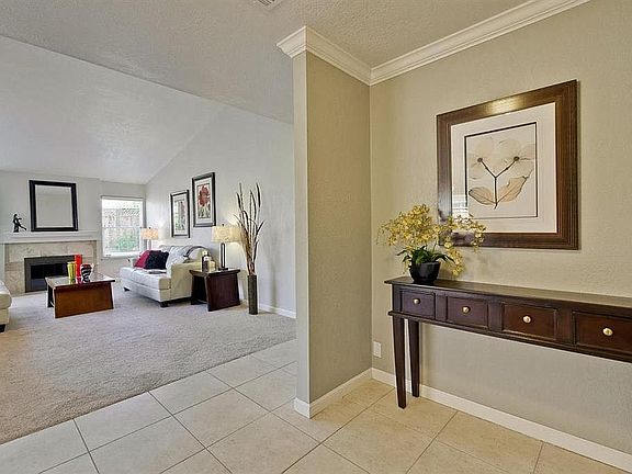 5th image of 847 Colleen Dr
