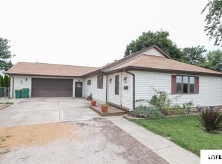 460 E Walnut St, Dawson, IL 62520