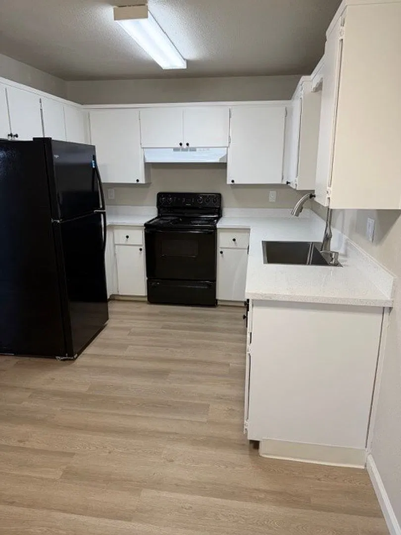 Park Knolls Apartments — Photo 3