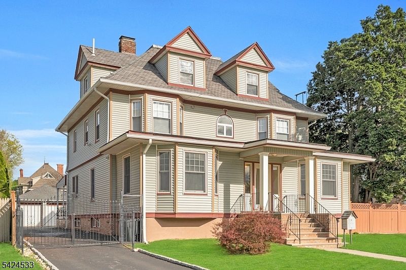 1st image of 60 Hawthorne Ave
