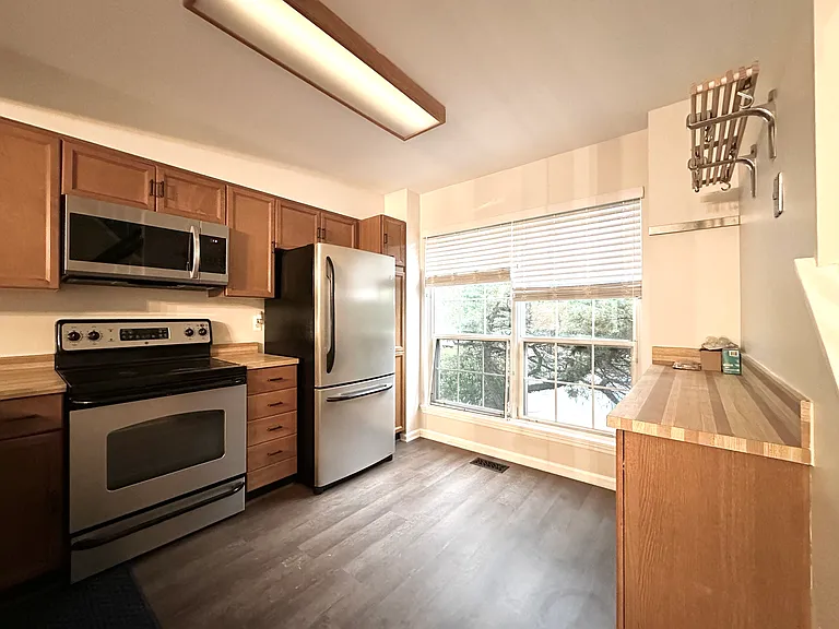 5700 Medallion Ct — Photo 12