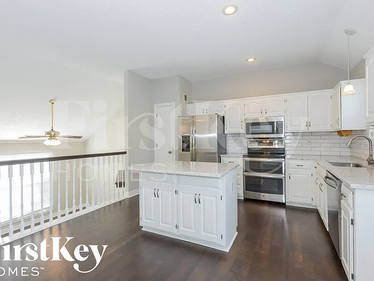 17534 W 111th Ter — Photo 6