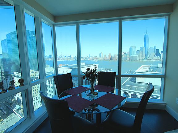 5th image of 77 Hudson St APT 2809