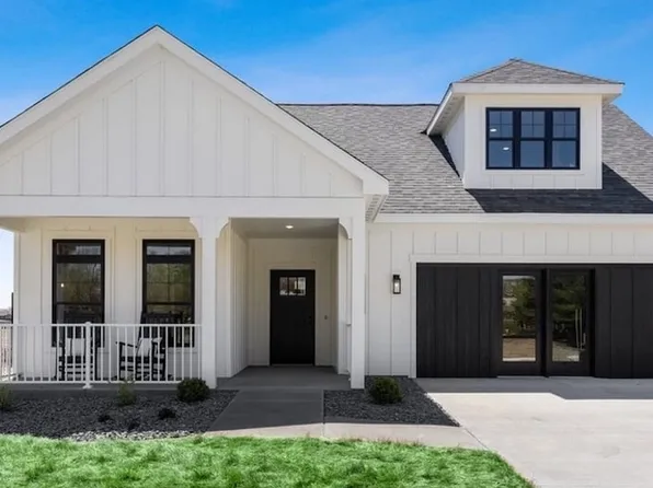 Portico Plan, Domani Courtyards