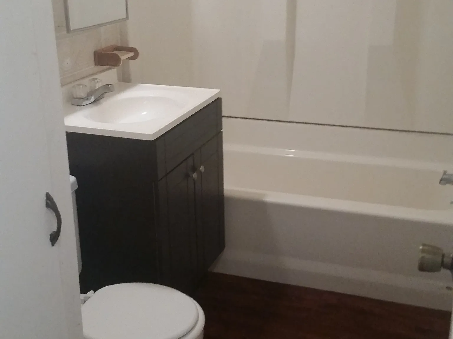 510 Coyne St — Photo 4