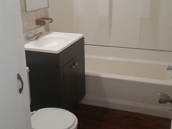 4th image of 510 Coyne St