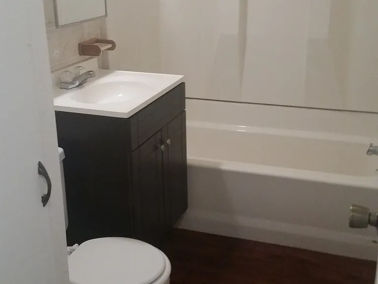 510 Coyne St — Photo 4