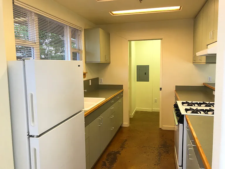 549 Kentucky St — Photo 2