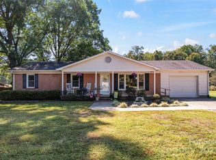 307 Meadowood Cir, Kannapolis, NC 28081
