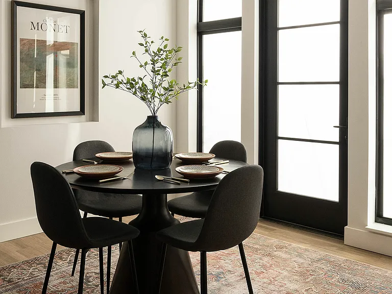 Caroline Heights Apartments — Photo 8