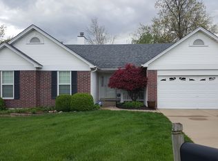 3226 Country Knoll Dr, Saint Charles, MO 63303