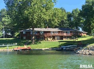 82 Almond Pt, Petersburg, IL 62675