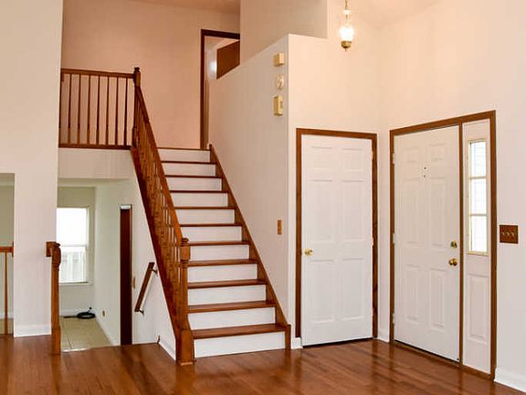 3rd image of 2488 N Old Pond Ln