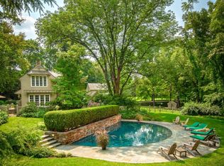 6552 Armitage Rd, New Hope, PA 18938