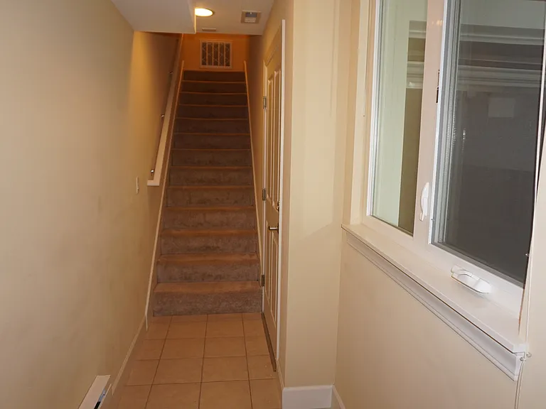 706 123rd Ave NE — Photo 33