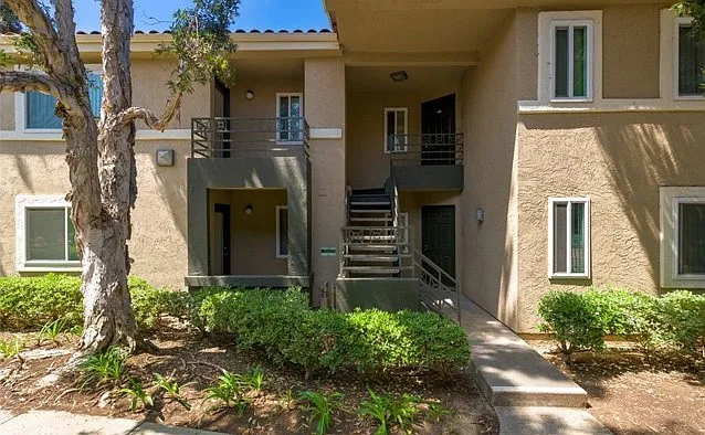 7525 Charmant Dr #113