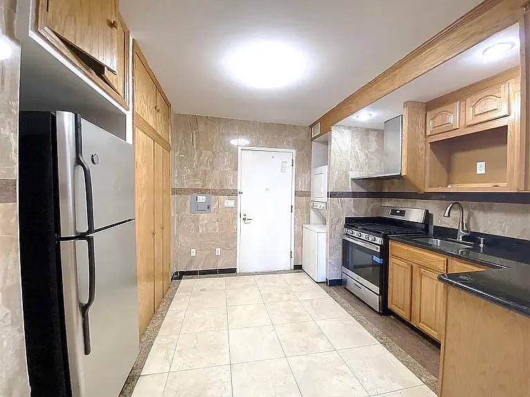 148 Madison St #3D — Photo 2