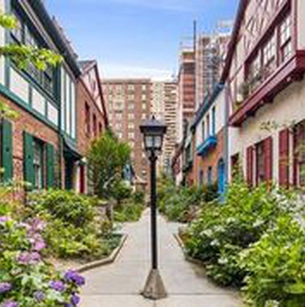1st image of 265 W 94th St #17