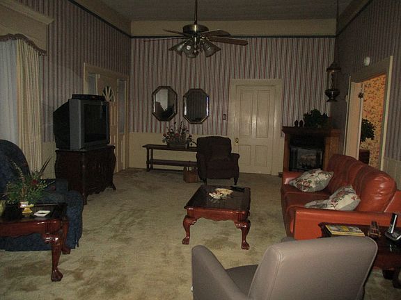5th image of 311 W Main St