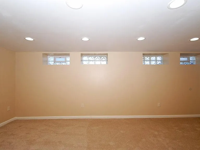 3721 Silsby Rd — Photo 4
