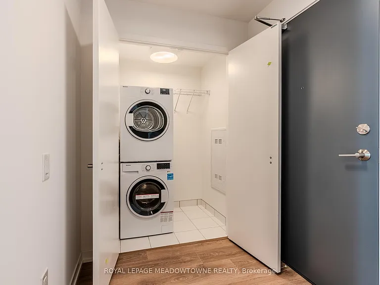 2485 Eglinton Ave W #913 — Photo 9