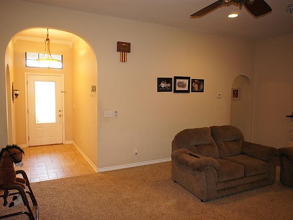 4th image of 9 Harley Ct