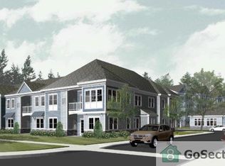 104 Turnpike Rd, Chelmsford, MA 01824