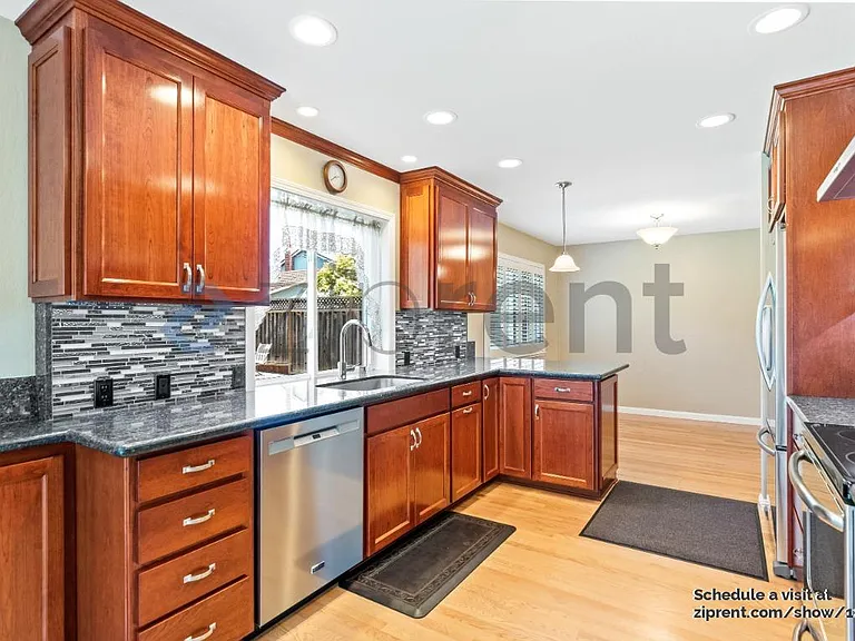 1602 Saint Regis Dr — Photo 10