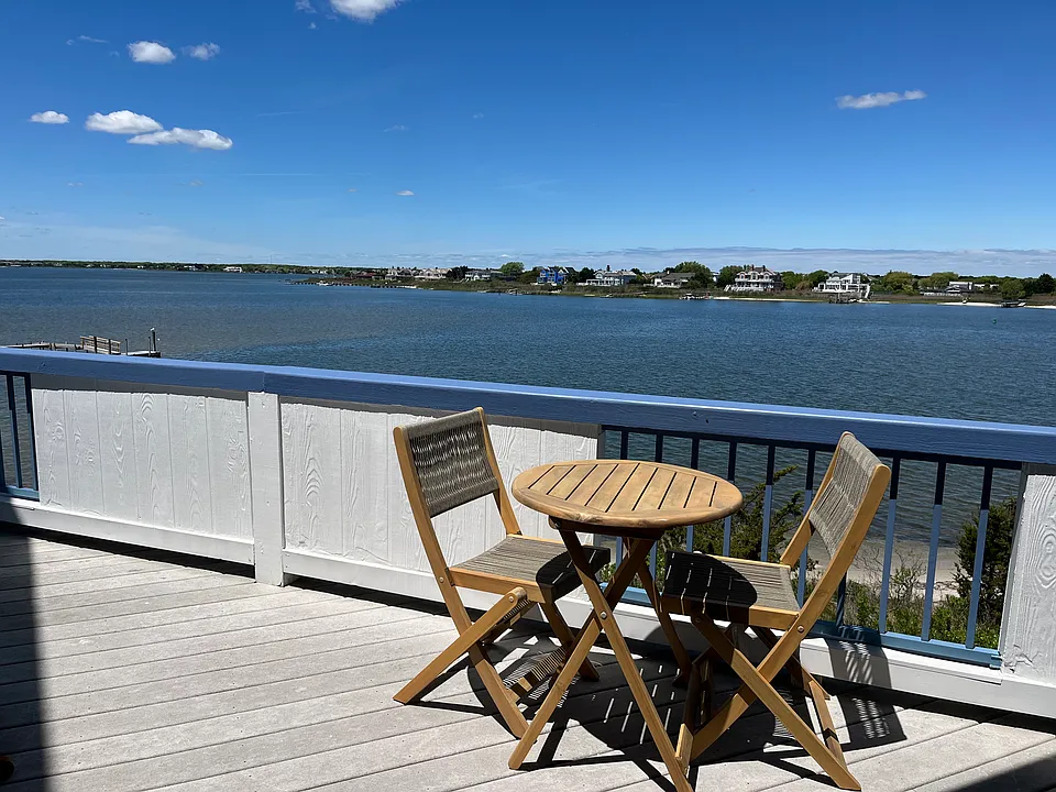 256 Dune Rd #94